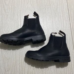 Black #510 Blundstones